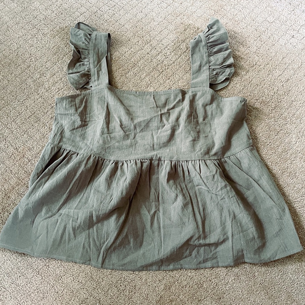 Ruffled tank top